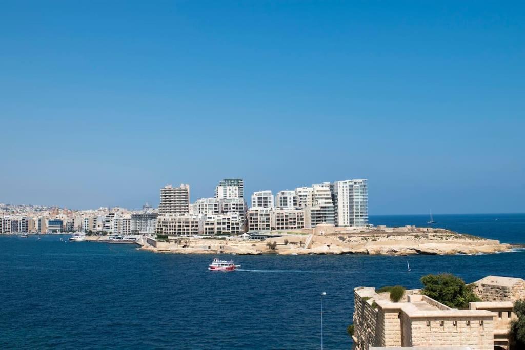 Vallettastay - Harbor View Gem- Sea View 1 Bed Apt Buitenkant foto