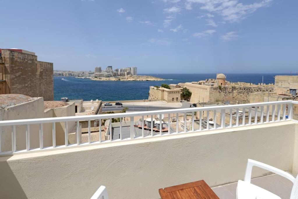 Vallettastay - Harbor View Gem- Sea View 1 Bed Apt Buitenkant foto